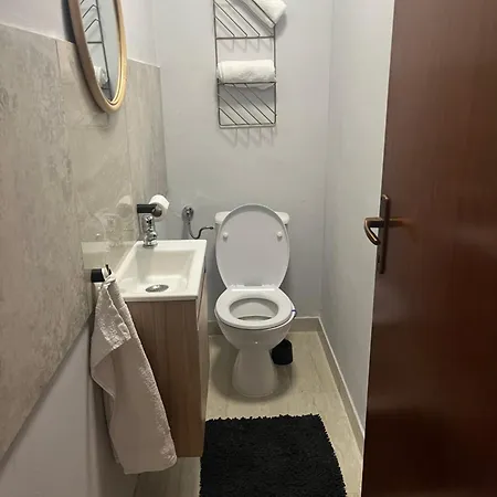 Lena Apartment Split