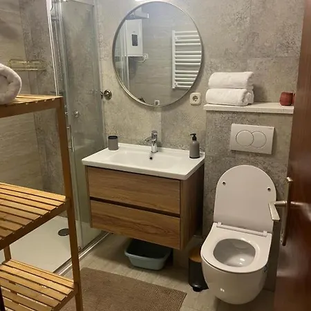 Lena Apartman